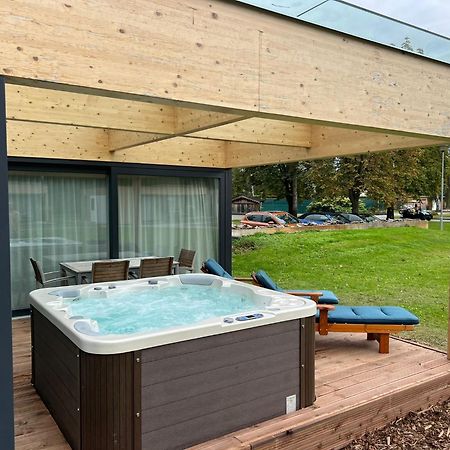 צ'סקה בודיוביצה Villa Resort & Organic Spa - Luxusni Apartman S Virivkou מראה חיצוני תמונה
